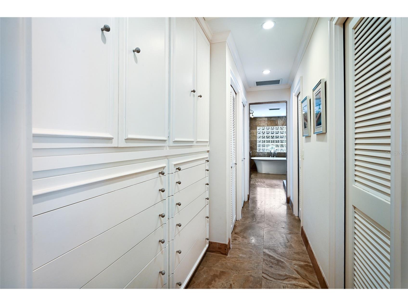 218 Robin Drive Sarasota FL 34236 A4685085 image22
