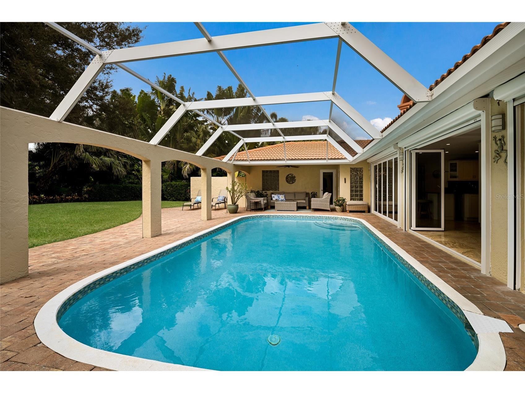 218 Robin Drive Sarasota FL 34236 A4685085 image31