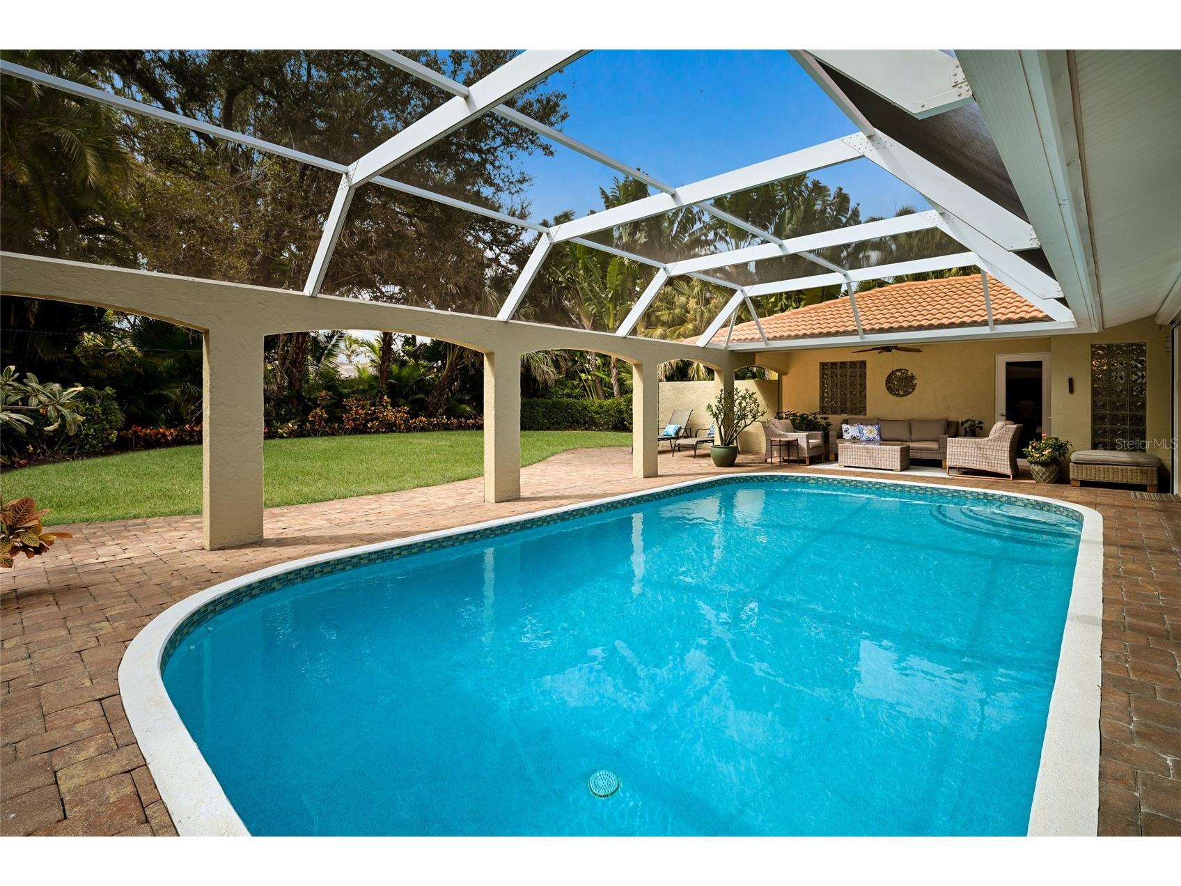 218 Robin Drive Sarasota FL 34236 A4685085 image32