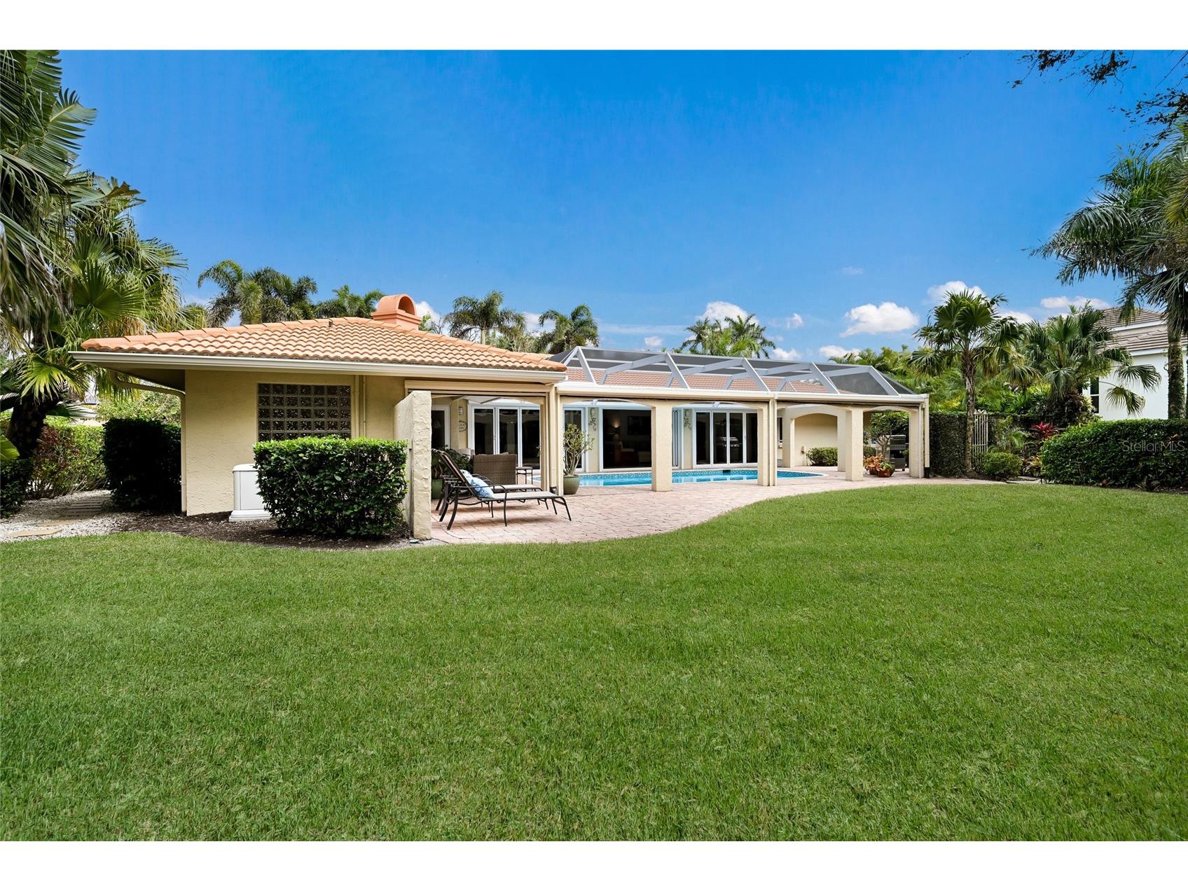 218 Robin Drive Sarasota FL 34236 A4685085 image36