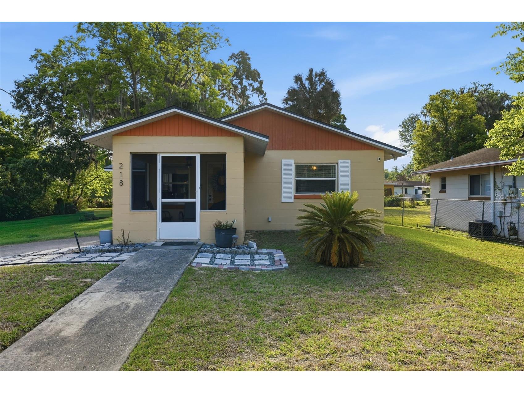 218 S East Street Leesburg FL 34748 G5111396 image1