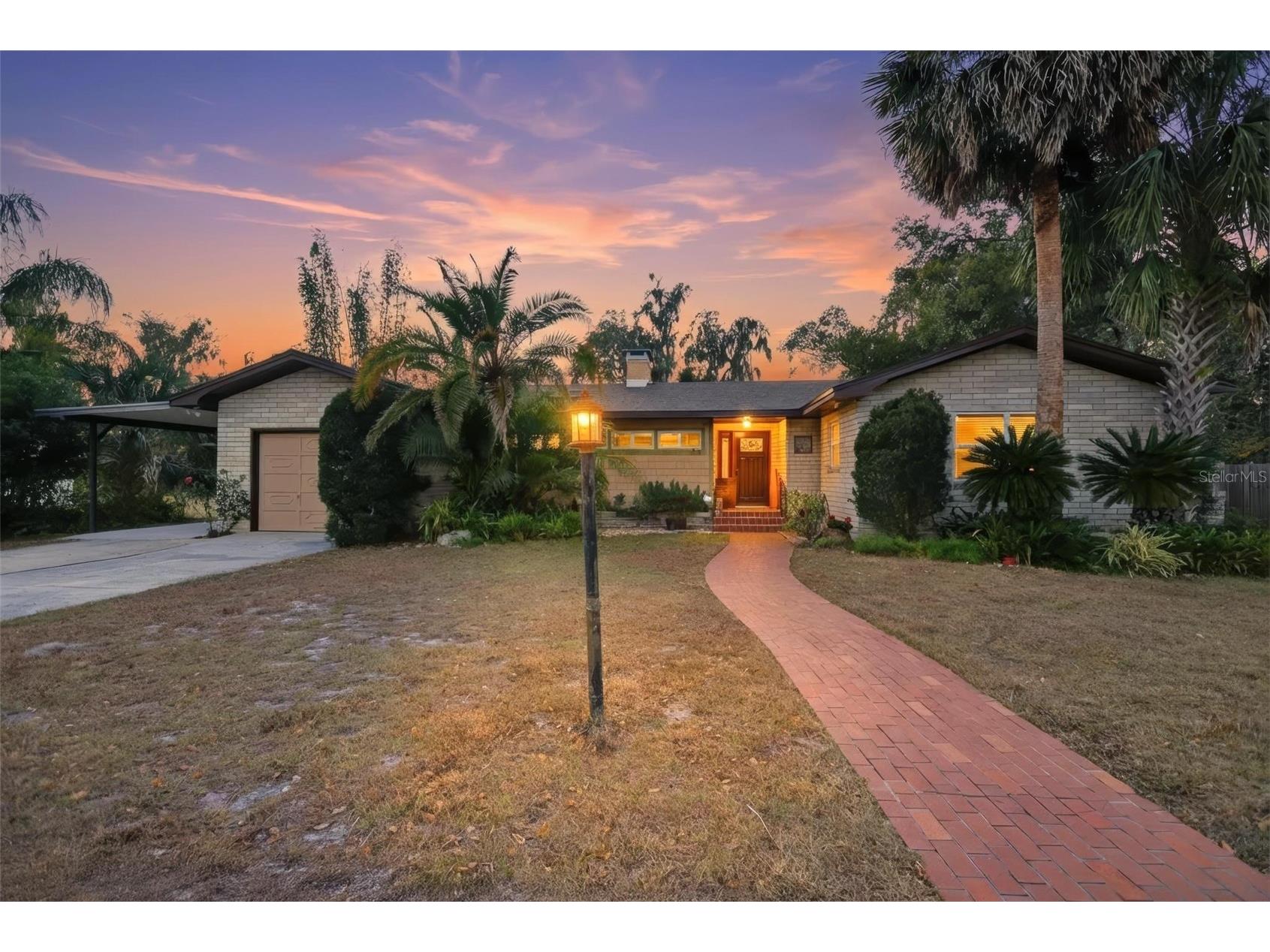 218 S High Street Deland FL 32720 V4947009 image1