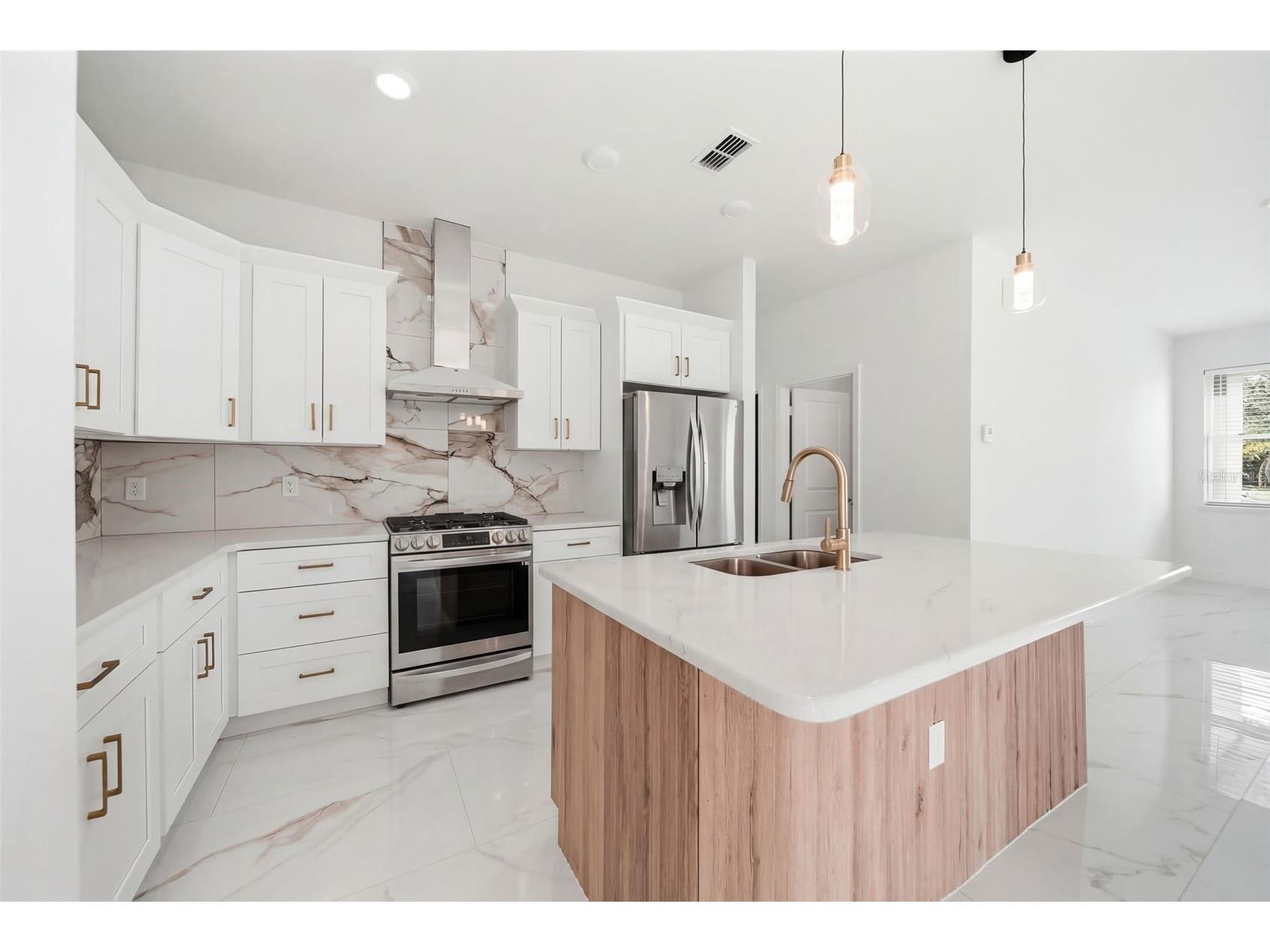 2180 Cogan Drive SE Palm Bay FL 32909 OM721024 image2