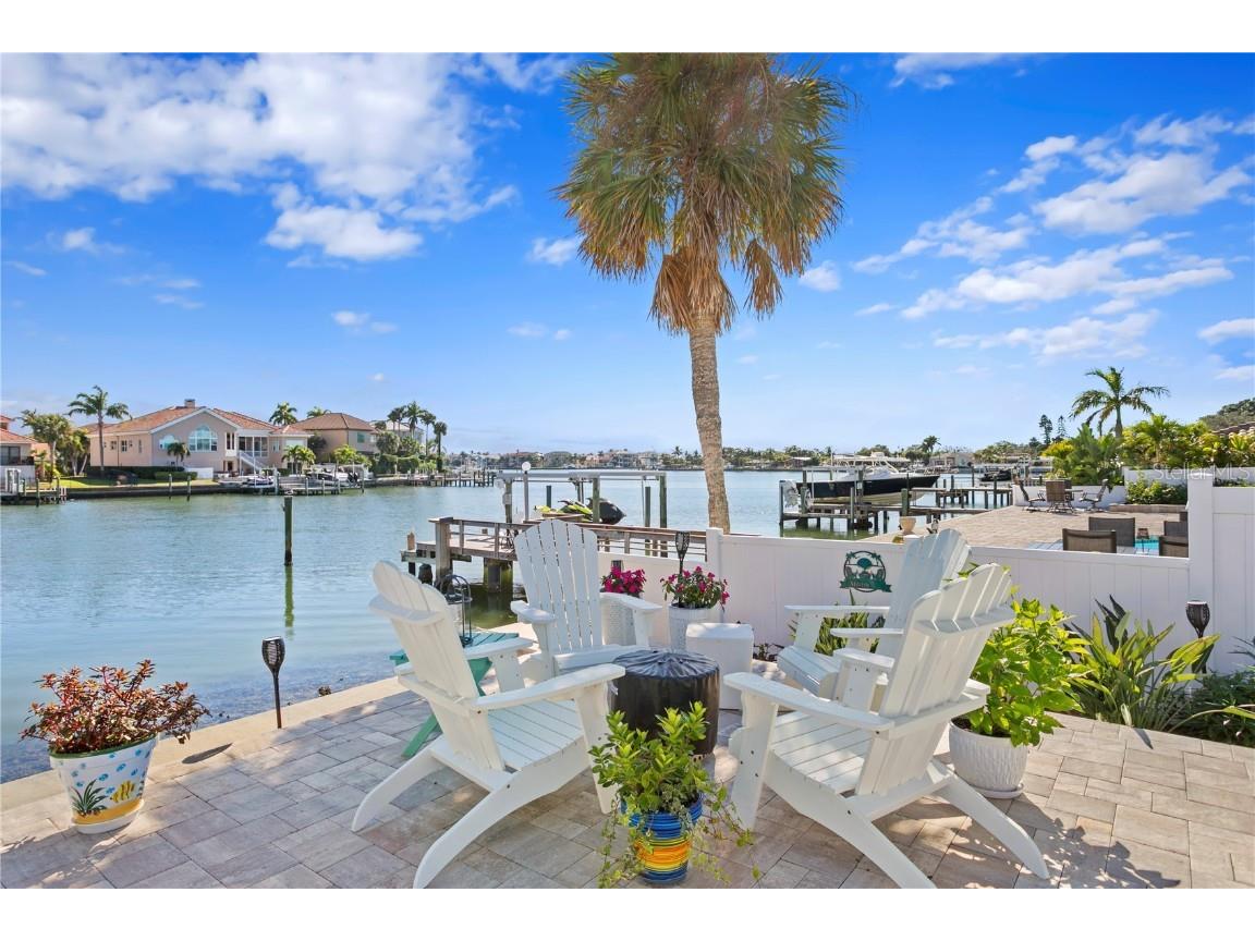 2180 Dolphin Boulevard S Saint Petersburg FL 33707 - BOCA CIEGA BAY T3422573 image1