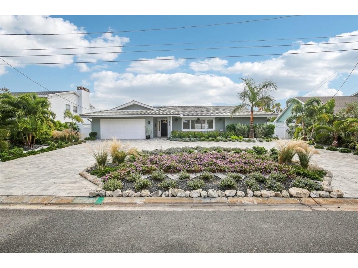 2180 Dolphin Boulevard S Saint Petersburg FL 33707 - BOCA CIEGA BAY TB8459422 image1