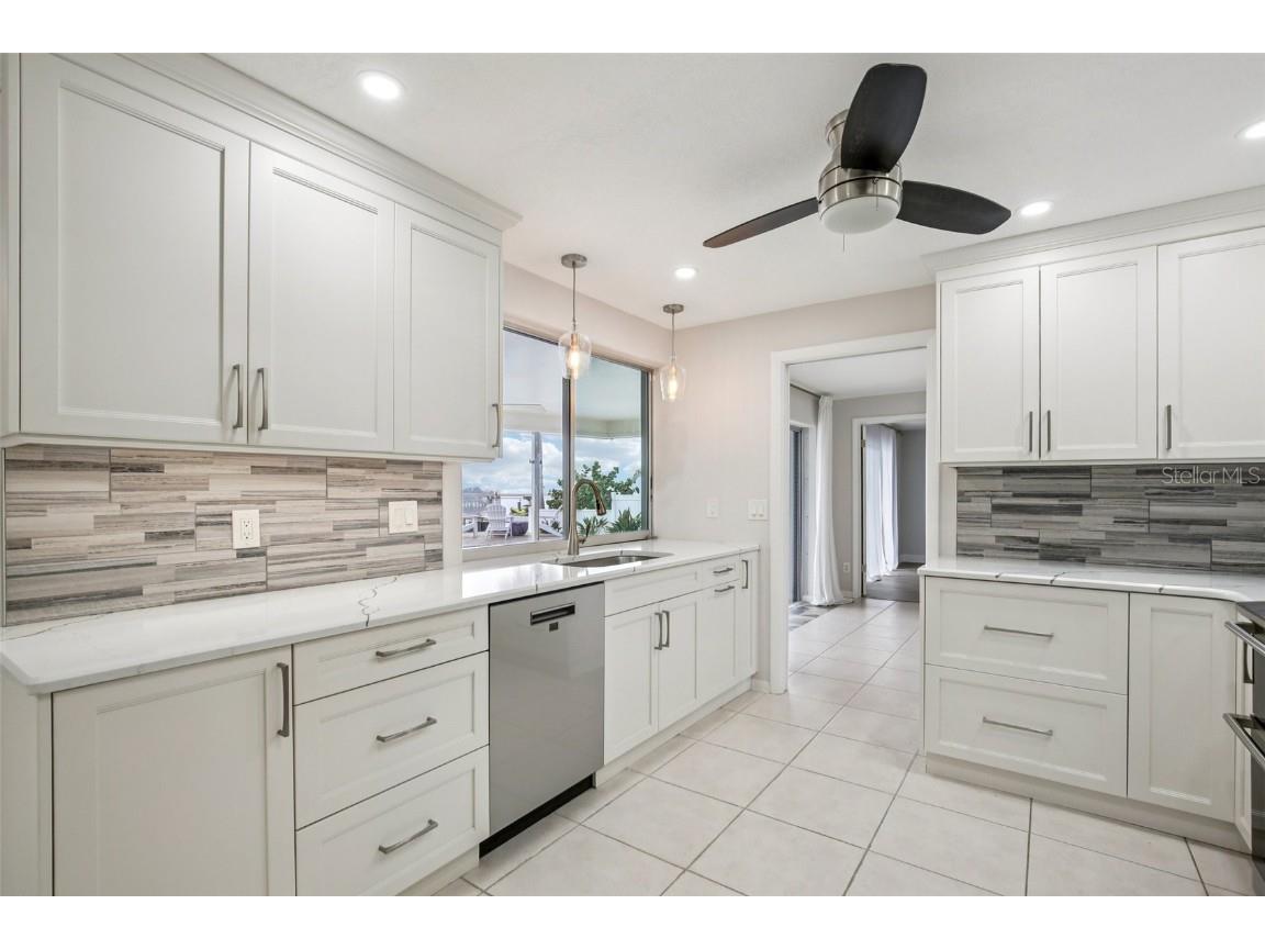 2180 Dolphin Boulevard S Saint Petersburg FL 33707 - BOCA CIEGA BAY TB8459422 image19