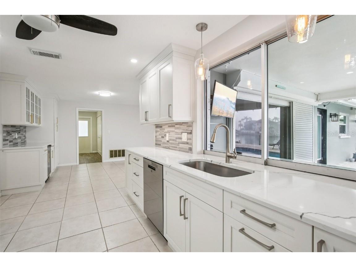 2180 Dolphin Boulevard S Saint Petersburg FL 33707 - BOCA CIEGA BAY TB8459422 image20