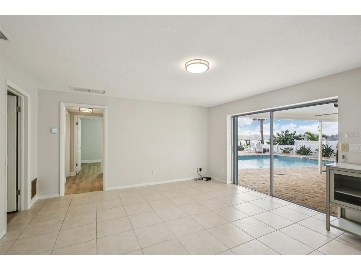 2180 Dolphin Boulevard S Saint Petersburg FL 33707 - BOCA CIEGA BAY TB8459422 image8