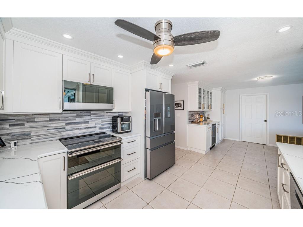 2180 Dolphin Boulevard S Saint Petersburg FL 33707 - BOCA CIEGA BAY TB8484124 image16