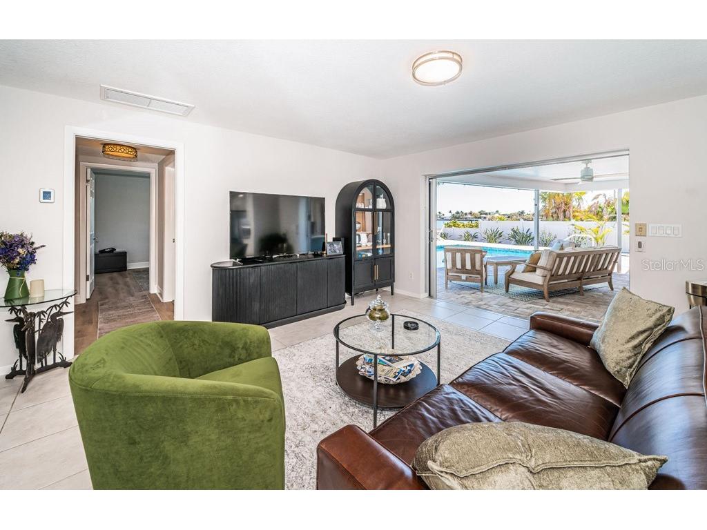 2180 Dolphin Boulevard S Saint Petersburg FL 33707 - BOCA CIEGA BAY TB8484124 image18