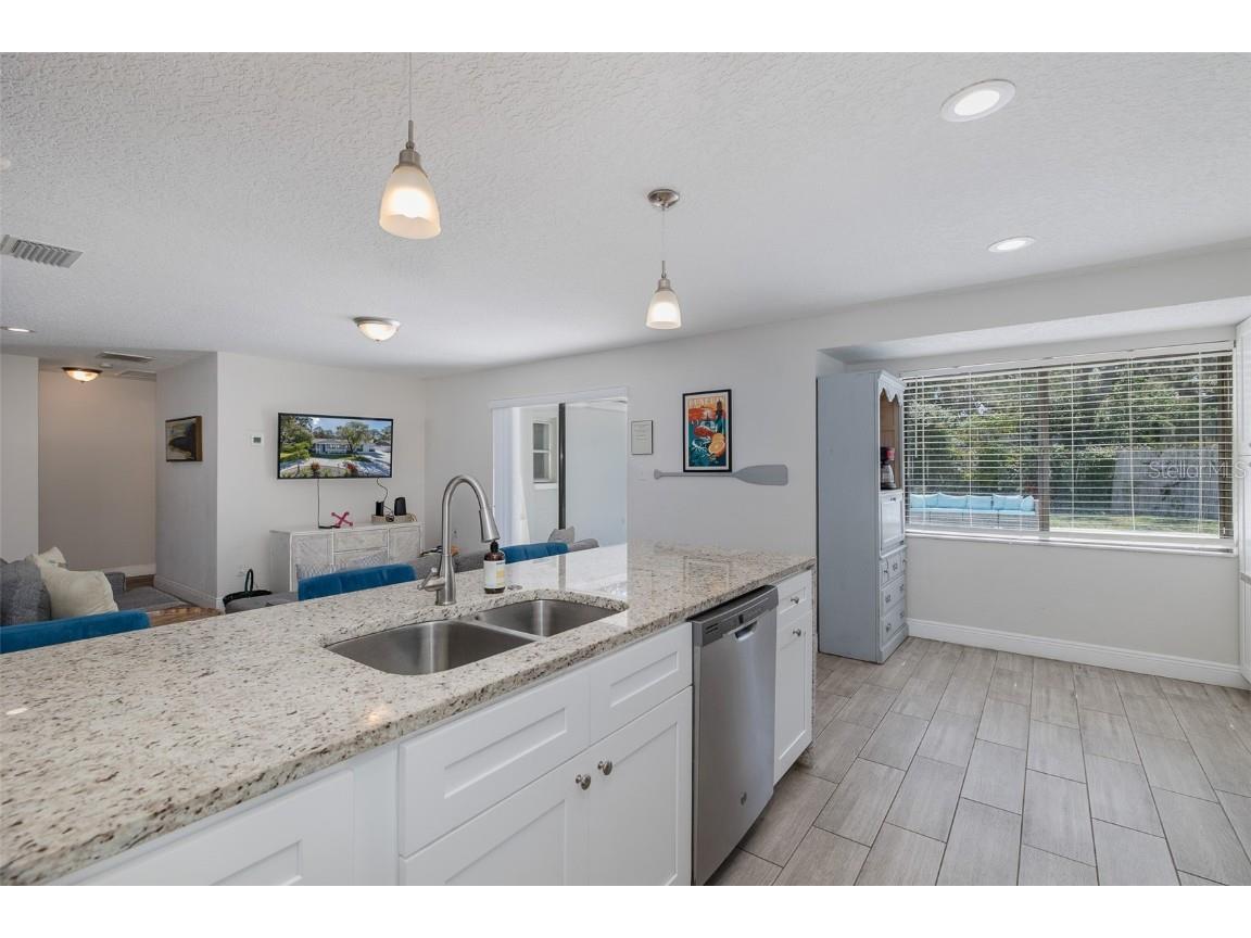 2180 Philippe Parkway Safety Harbor FL 34695 W7877174 image5