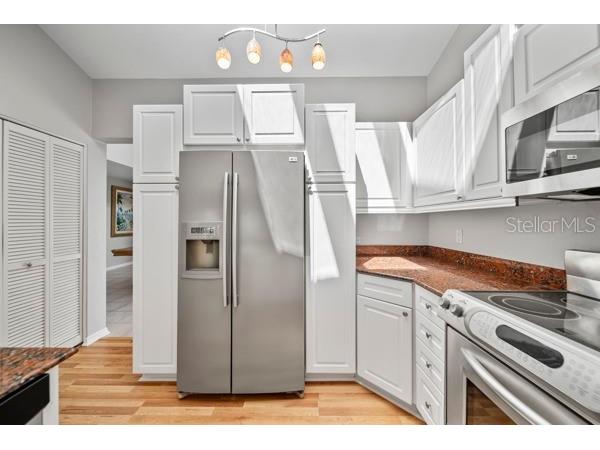 2181 Harbourside Drive #1403 Longboat Key FL 34228 A4656539 image14