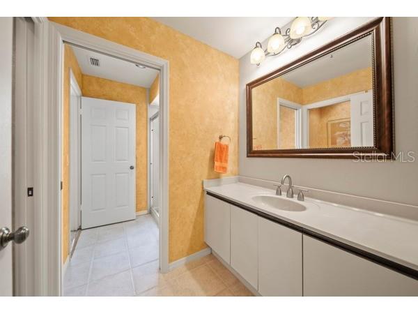 2181 Harbourside Drive #1403 Longboat Key FL 34228 A4656539 image25