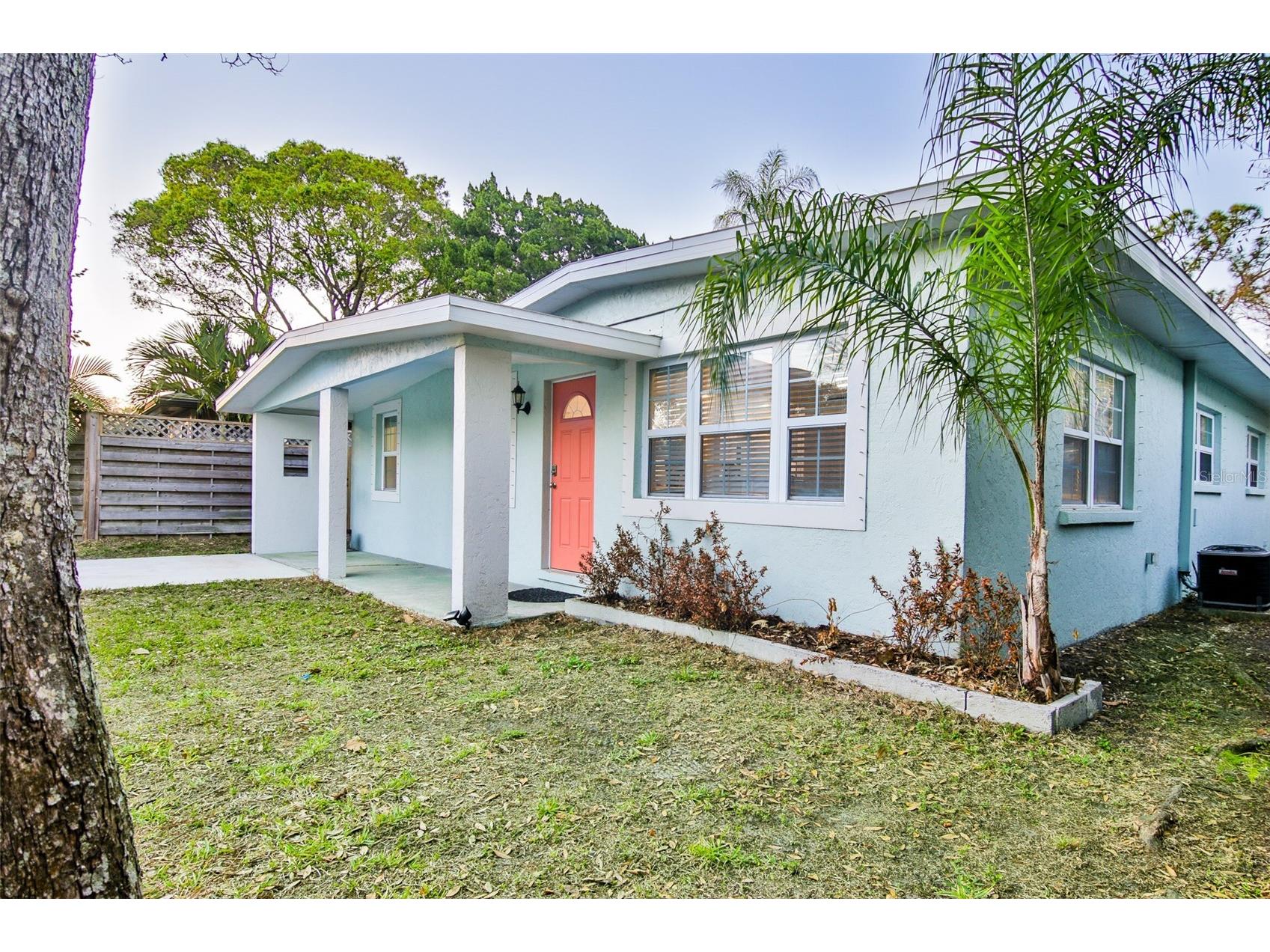 2181 Hyde Park Street Sarasota FL 34239 A4687745 image1