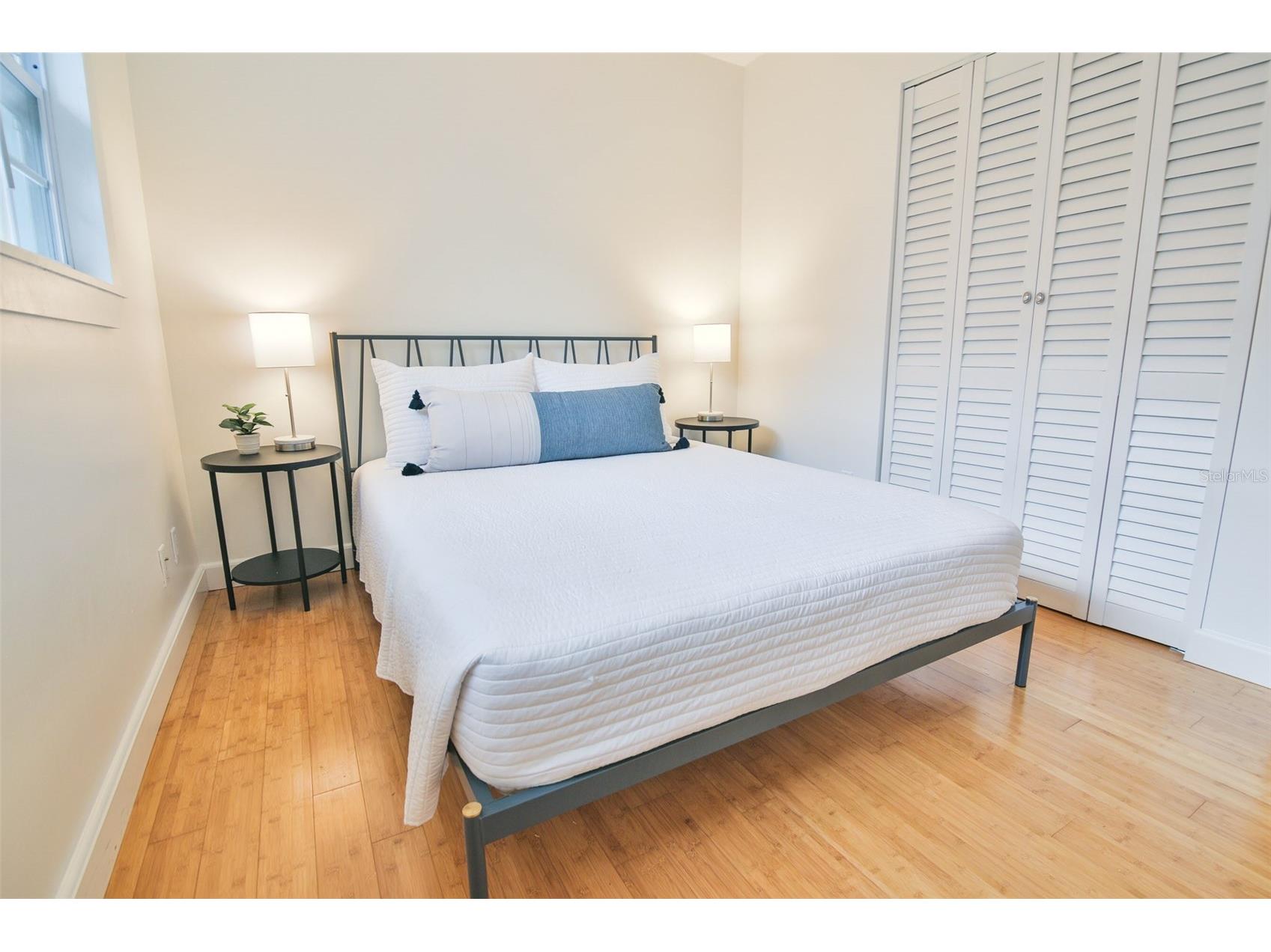 2181 Hyde Park Street Sarasota FL 34239 A4687745 image12