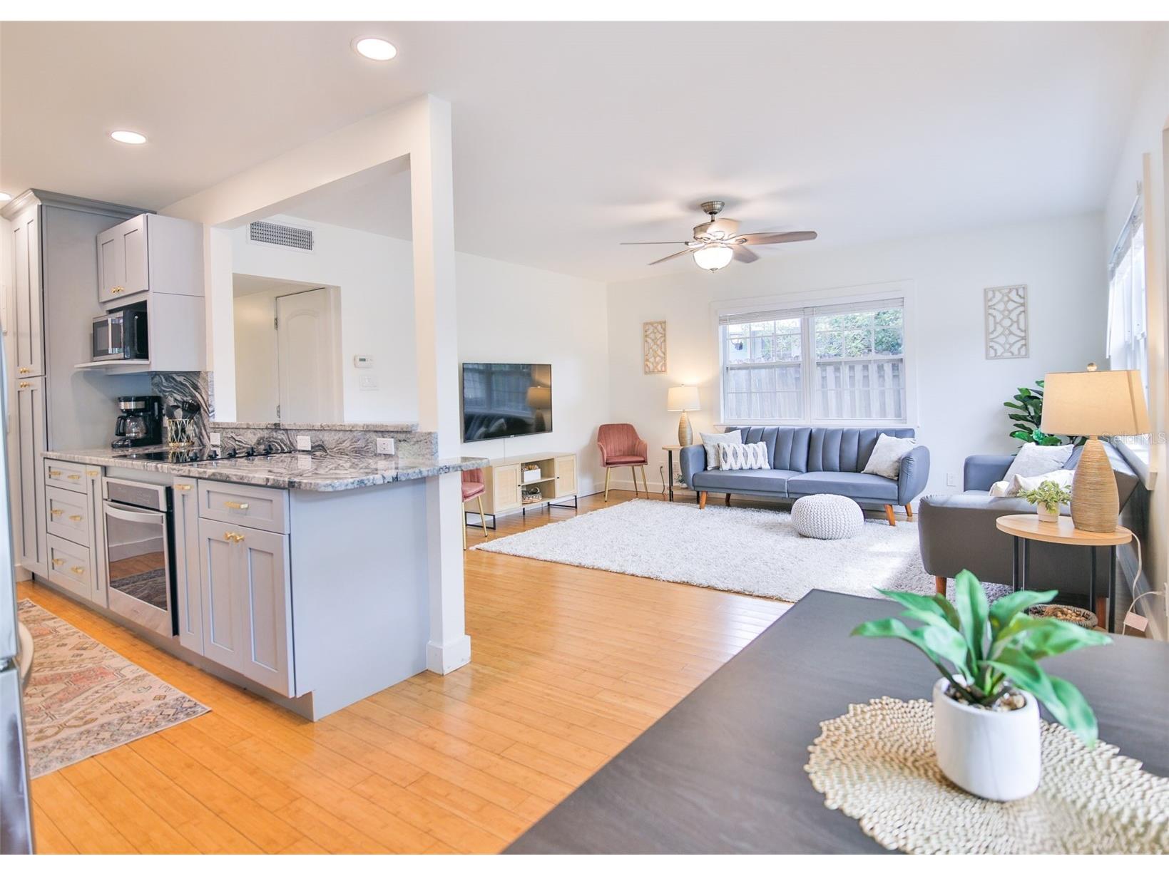 2181 Hyde Park Street Sarasota FL 34239 A4687745 image4