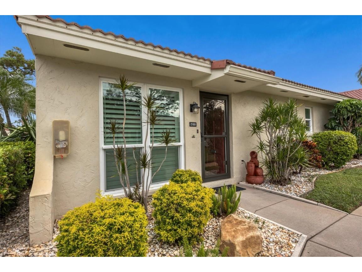 2181 Pueblo Circle #V-21 Sarasota FL 34231 A4585013 image1