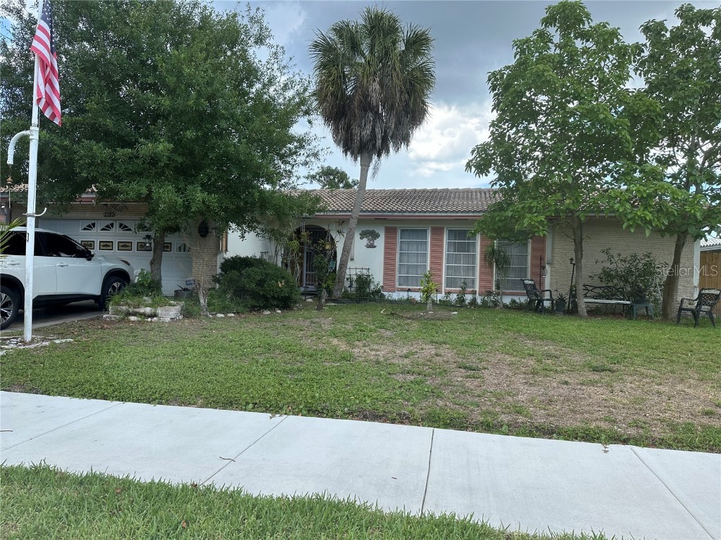 2181 Wateroak Drive N Clearwater FL 33764 U8247904 image1