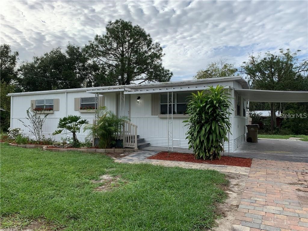 21818 Virginia Drive Astor FL 32102 V4936171 image1