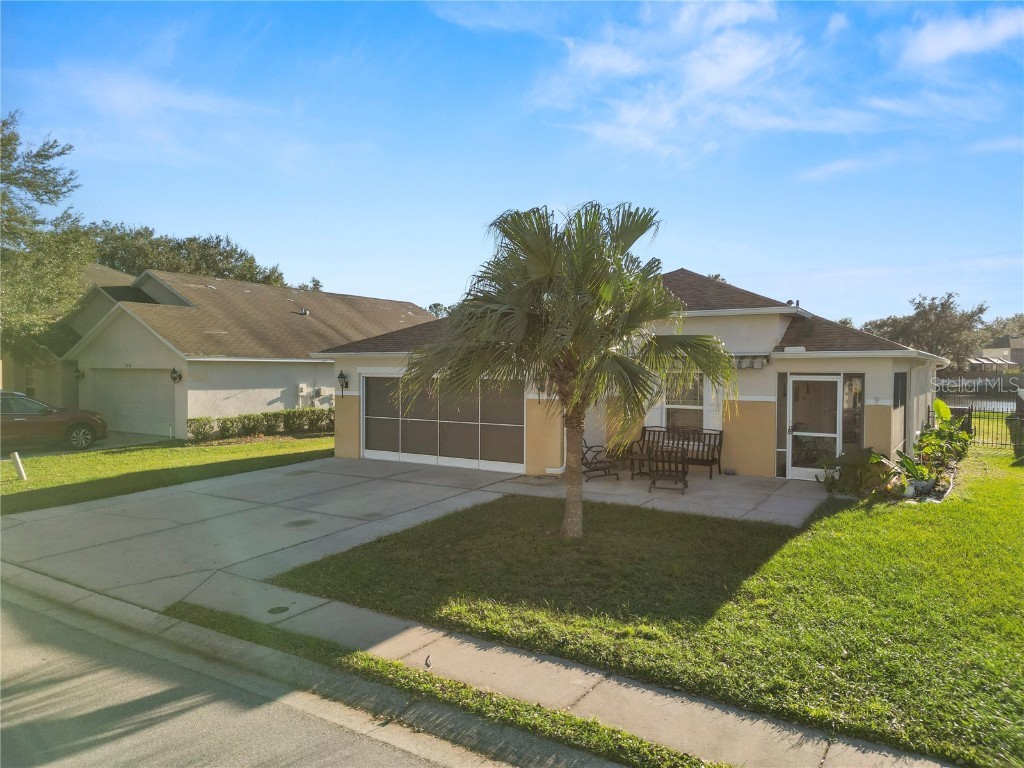 2182 Hunters Greene Drive Lakeland FL 33810 - COMMUNITY POND L4948762 image1