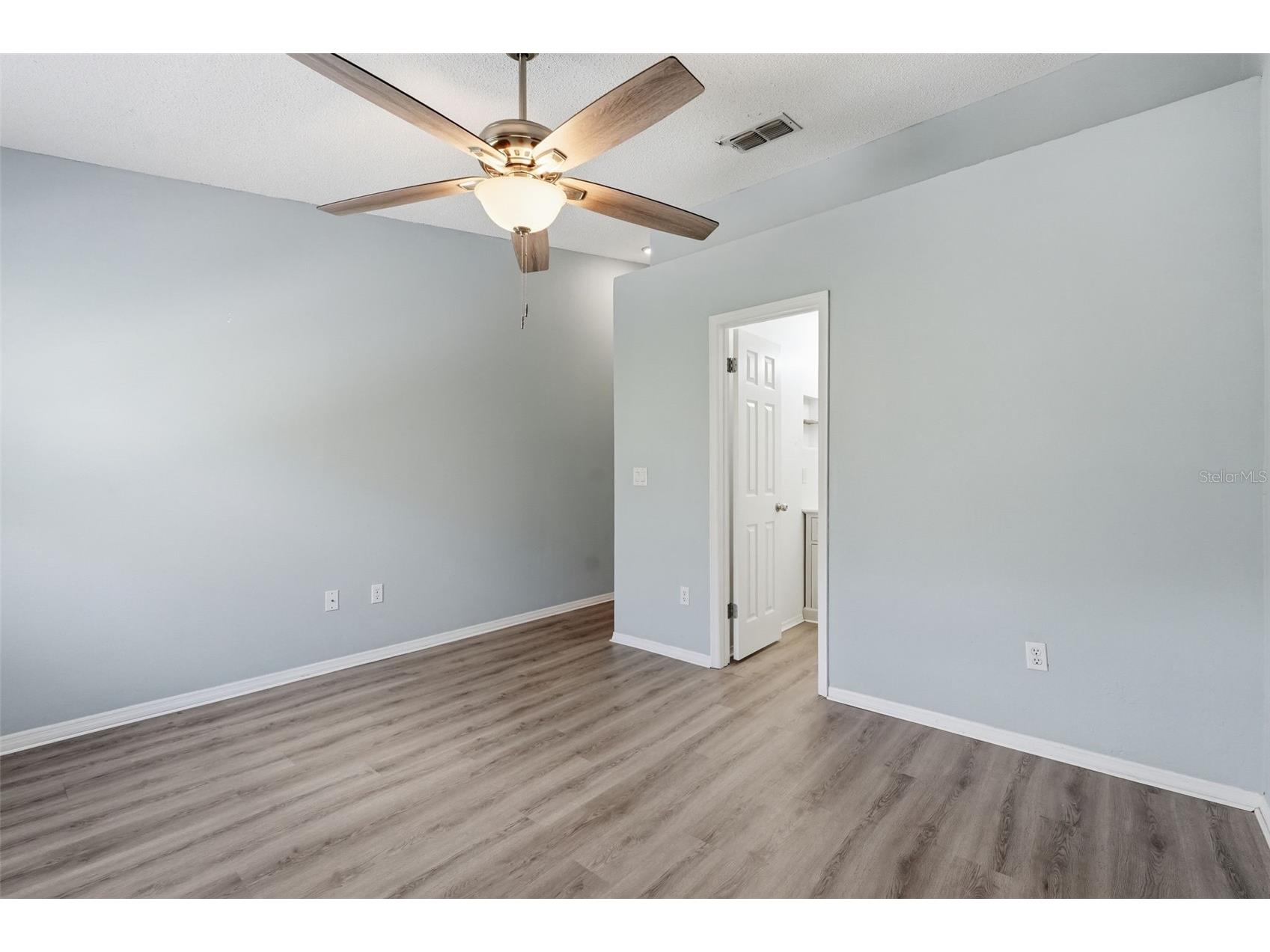 2183 Fox Chase Boulevard Palm Harbor FL 34683 TB8482459 image17