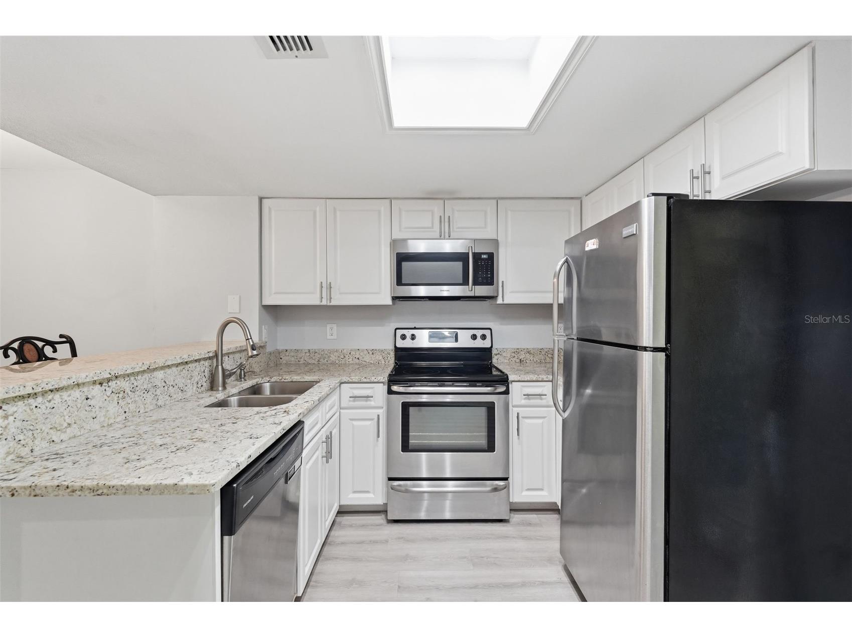 2183 Fox Chase Boulevard Palm Harbor FL 34683 TB8482459 image4