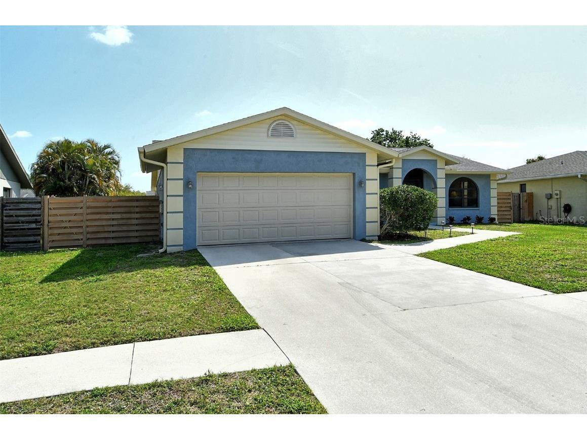 2183 Gold Oak Lane Sarasota FL 34232 A4603326 image1