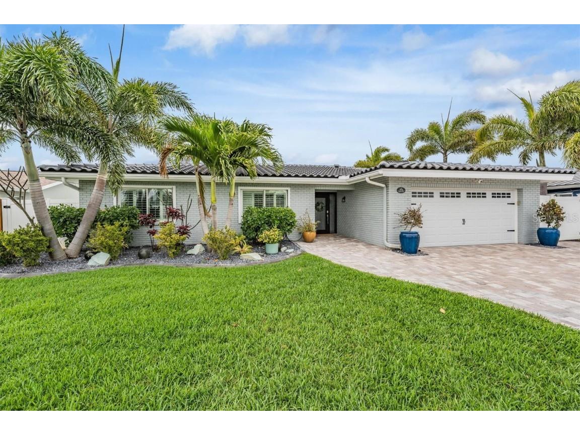 2184 Lagoon Drive Dunedin FL 34698 - INTERCOASTAL WATERWAY W7859323 image1