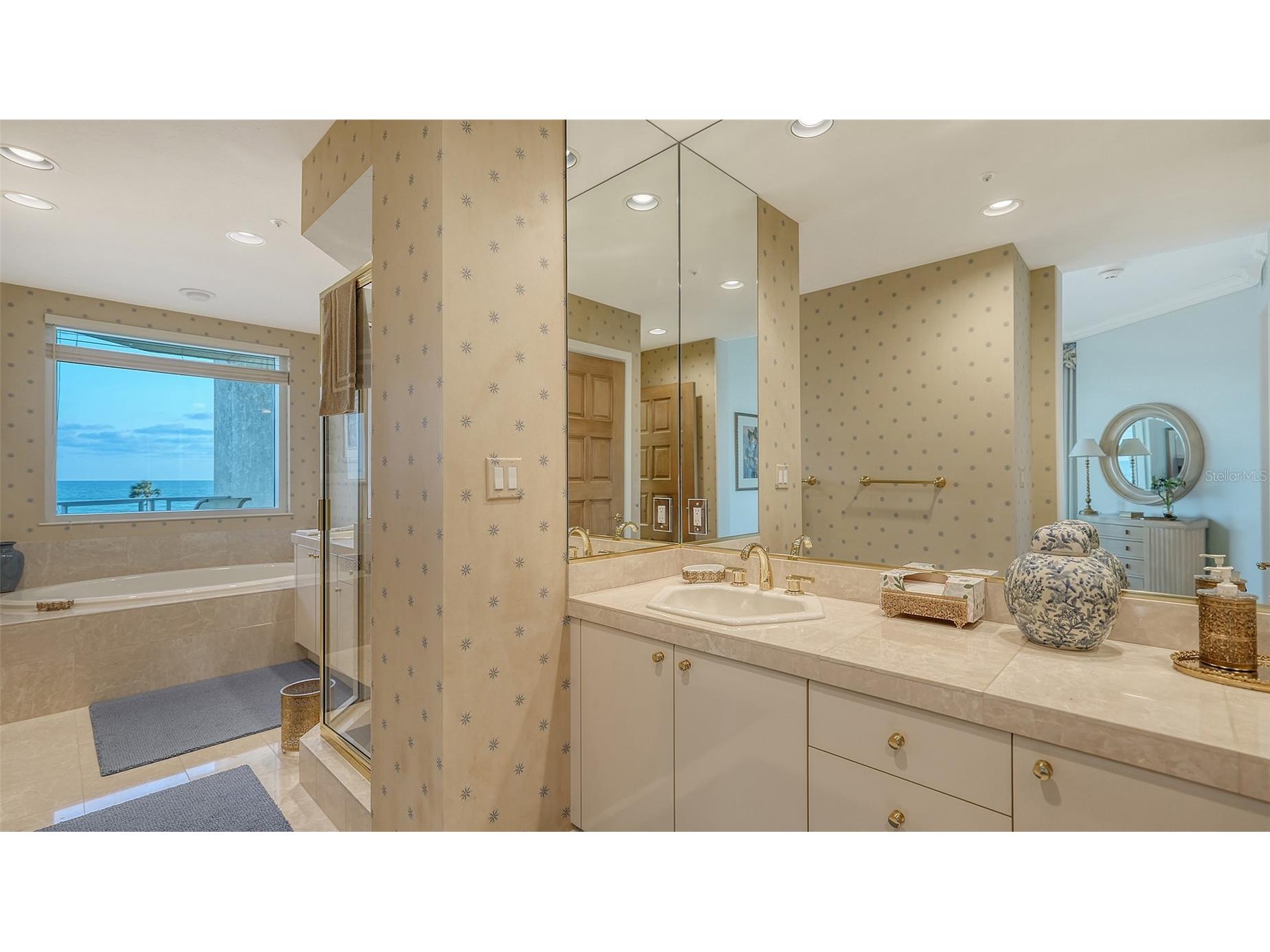 2185 Gulf Of Mexico Drive #223 Longboat Key FL 34228 - GULF OF MEXICO A4685872 image16