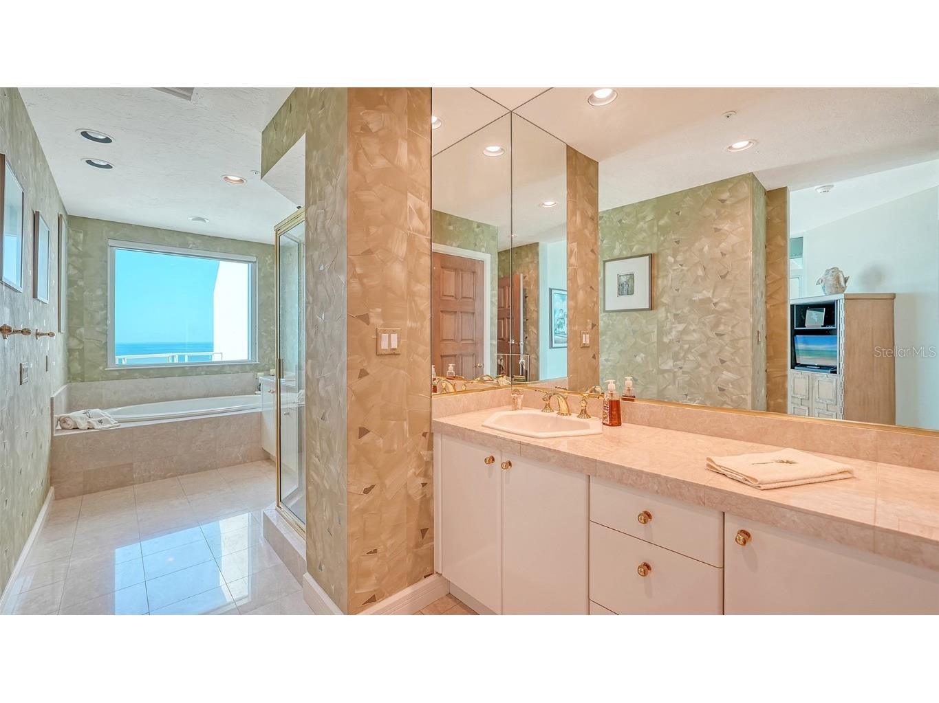 2185 Gulf Of Mexico Drive #243 Longboat Key FL 34228 - GULF OF MEXICO A4651046 image22