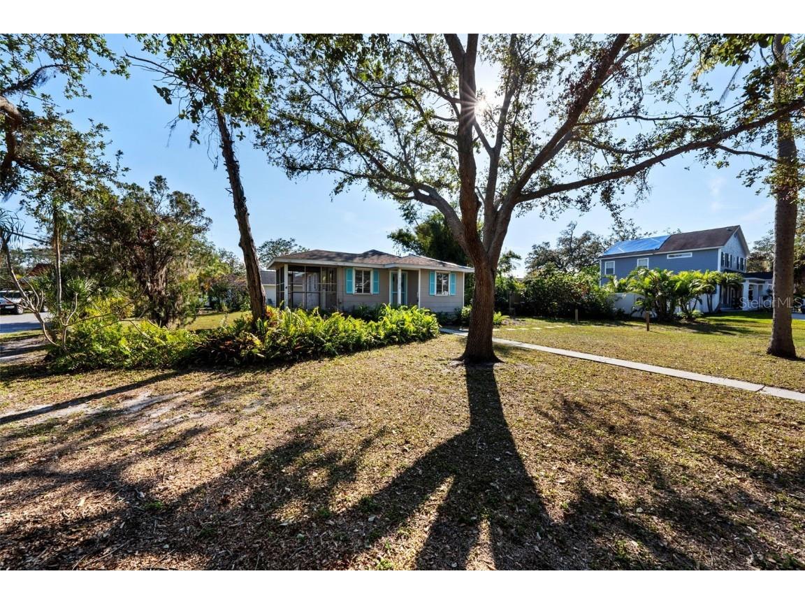 2186 Arlington Street Sarasota FL 34239 A4639639 image1