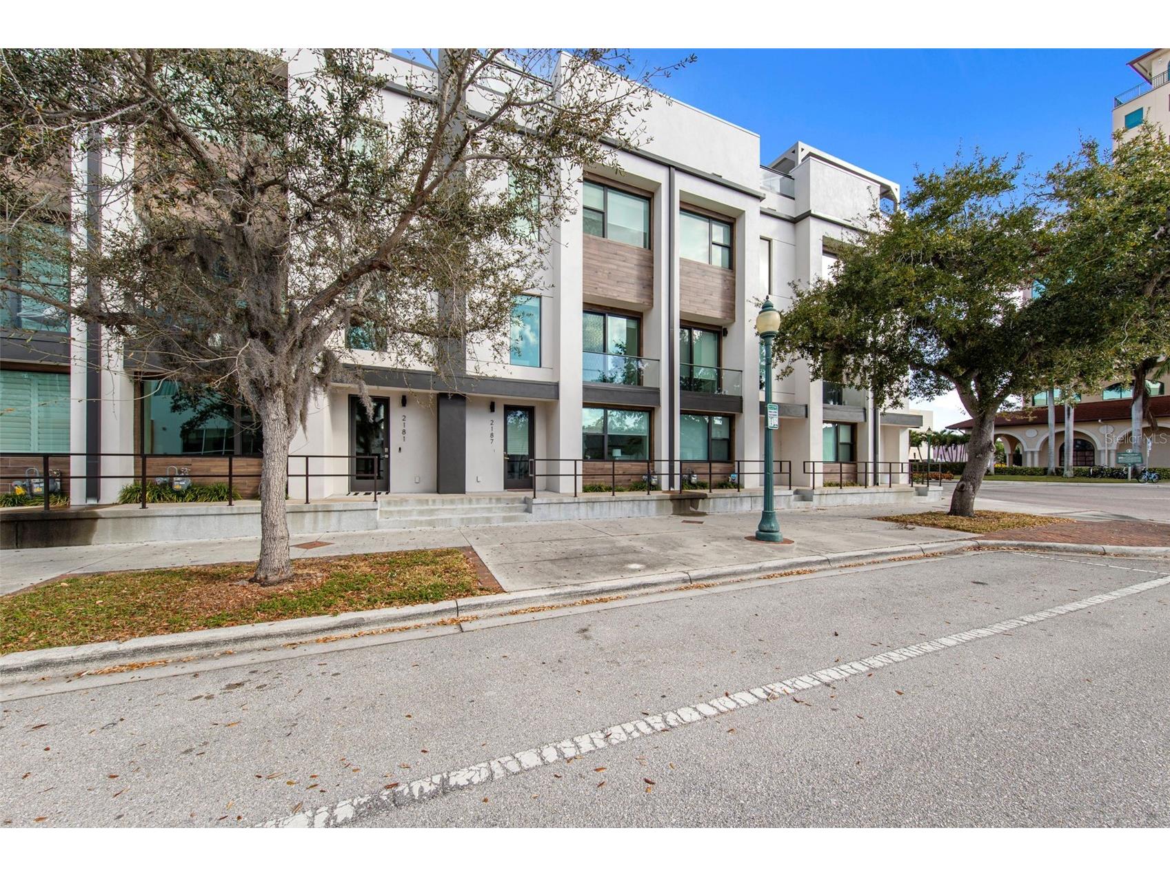 2187 Main Street Sarasota FL 34237 C7522020 image1