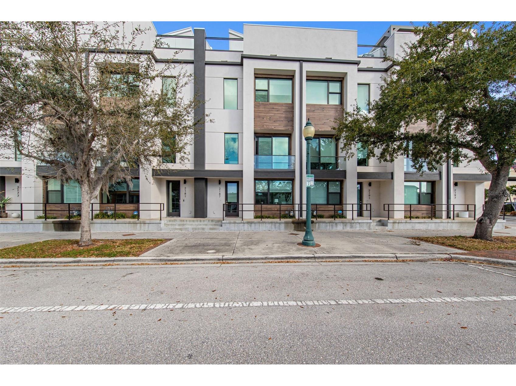 2187 Main Street Sarasota FL 34237 C7522020 image2