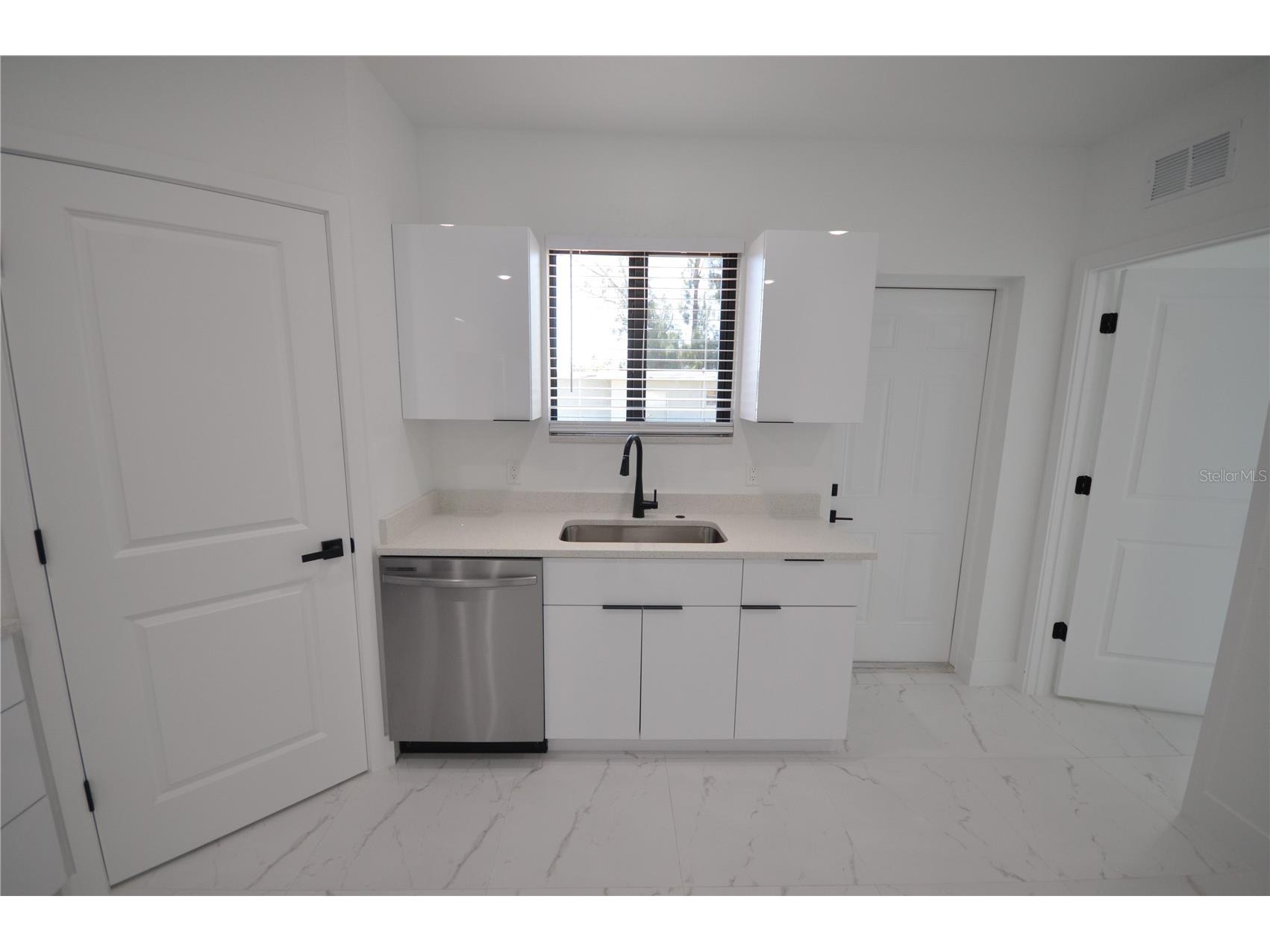 2188 Barker Boulevard Fort Myers FL 33916 O6403276 image14