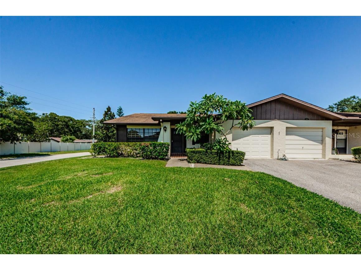 2188 Eisenhower Drive Dunedin FL 34698 T3473159 image1