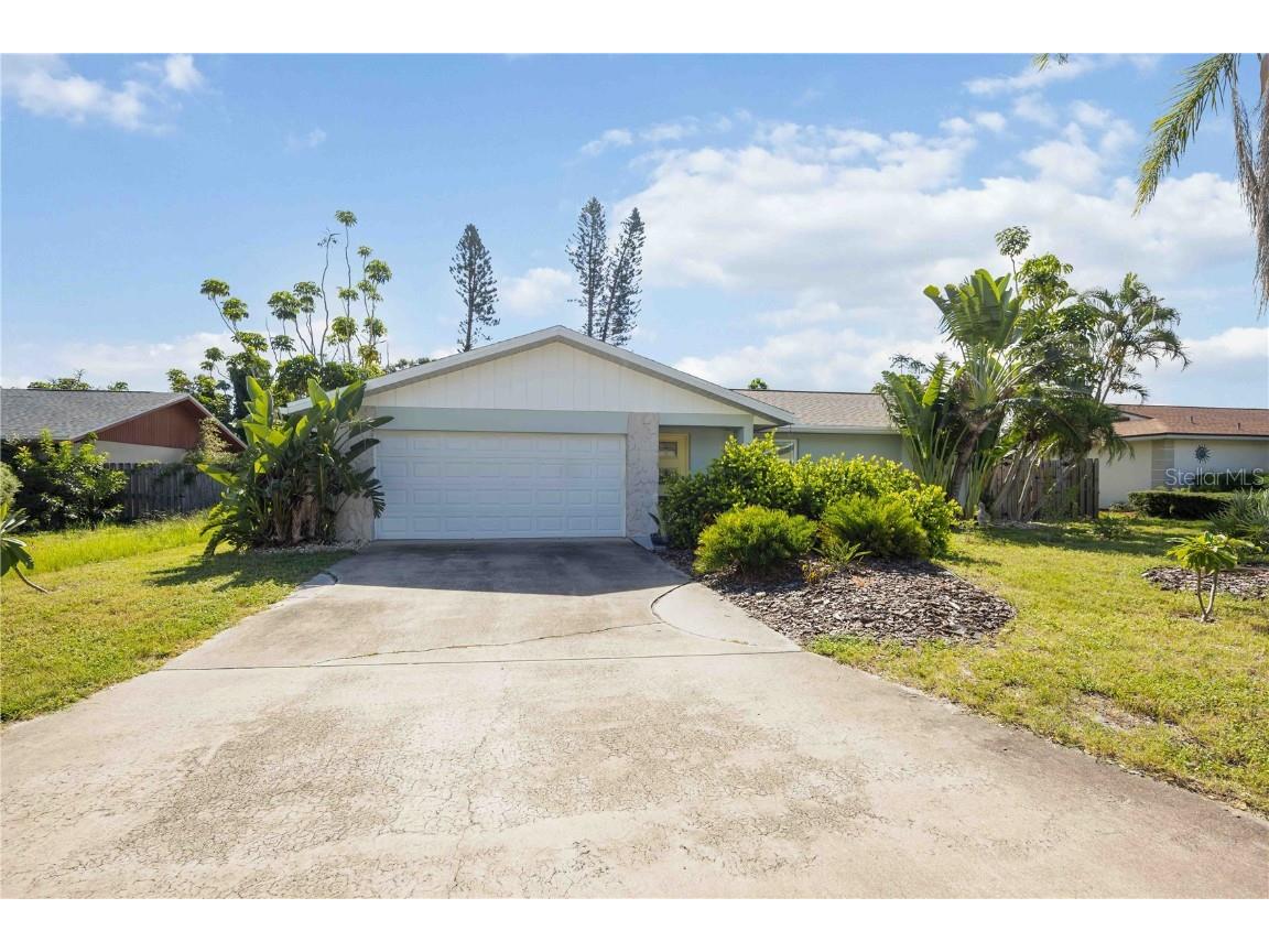 219 70th Street NW Bradenton FL 34209 A4661190 image1