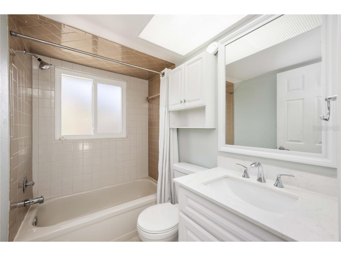 219 70th Street NW Bradenton FL 34209 A4661190 image32