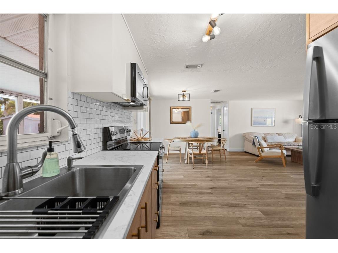 219 Coral Road Venice FL 34293 - GULF & BAY A4668201 image11