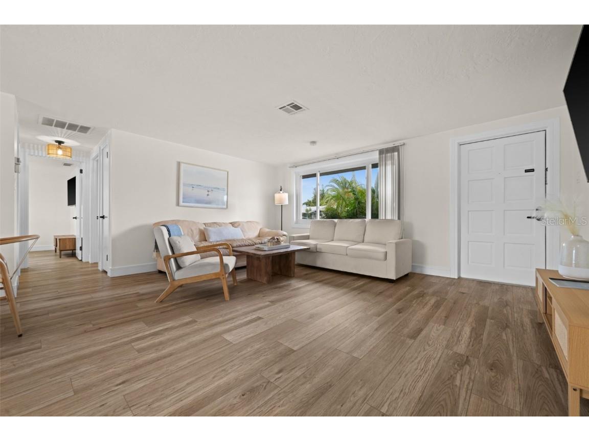 219 Coral Road Venice FL 34293 - GULF & BAY A4668201 image4