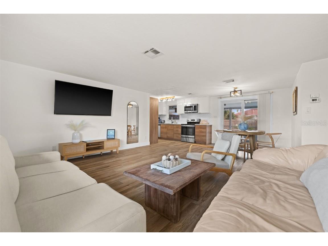 219 Coral Road Venice FL 34293 - GULF & BAY A4668201 image6