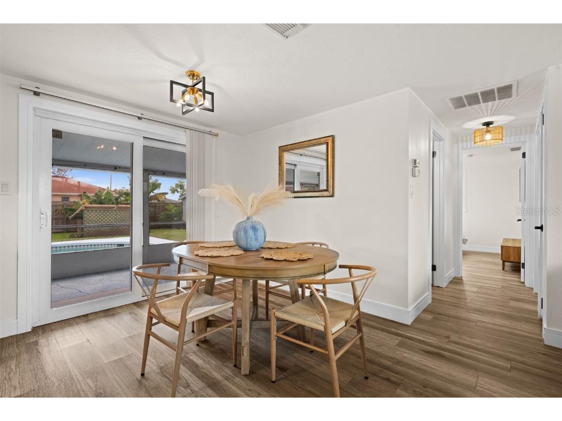 219 Coral Road Venice FL 34293 - GULF & BAY A4668201 image7