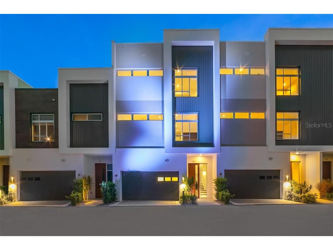 219 Cosmopolitan Court Sarasota FL 34236 A4575271 image1