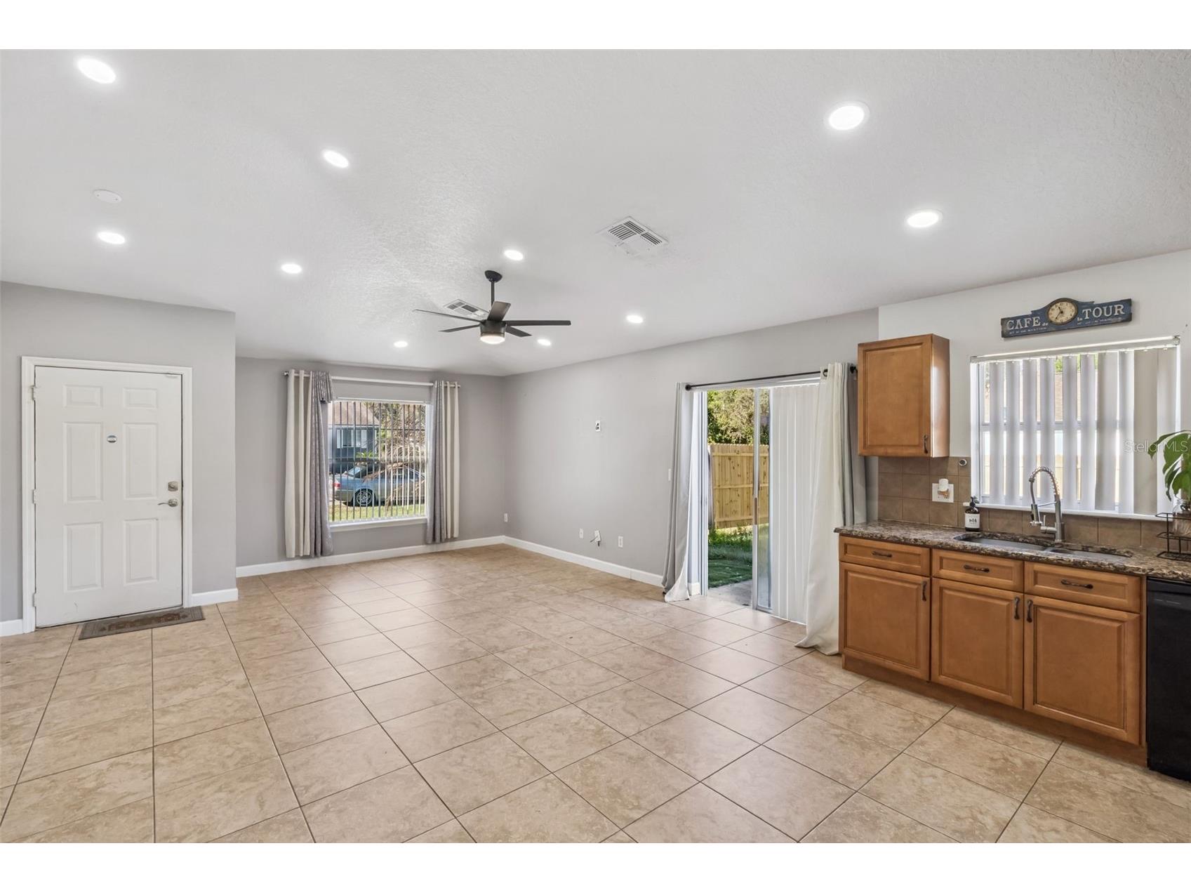 219 E 15th Street Apopka FL 32703 O6394148 image2
