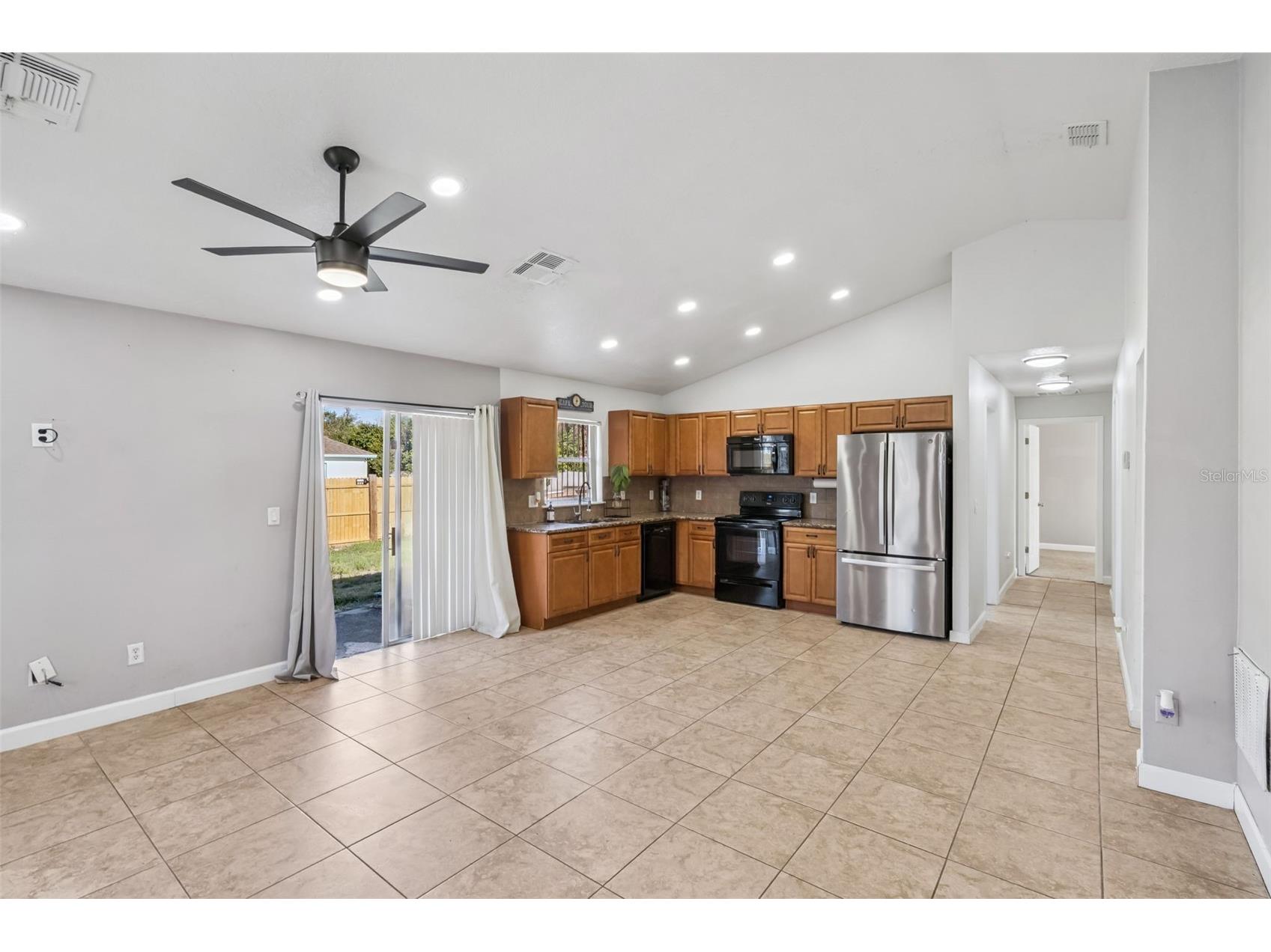 219 E 15th Street Apopka FL 32703 O6394148 image4