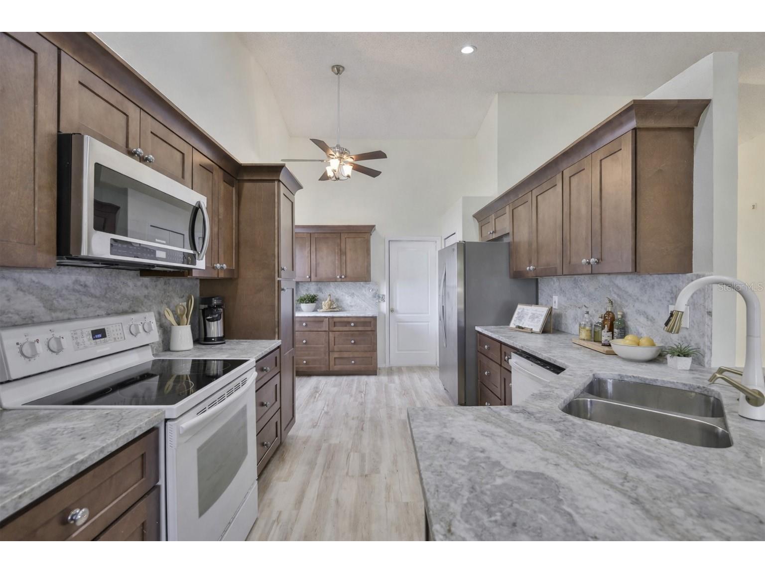 219 Island Water Way Apollo Beach FL 33572 TB8464154 image10