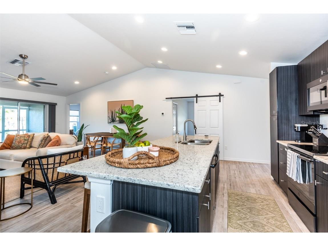 219 Lewis Circle #112 Punta Gorda FL 33950 C7454729 image5