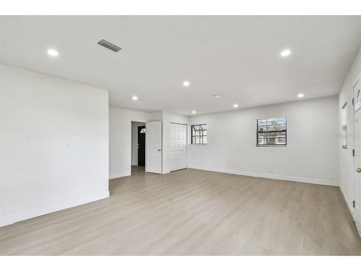 219 W 108th Avenue Tampa FL 33612 TB8429871 image16