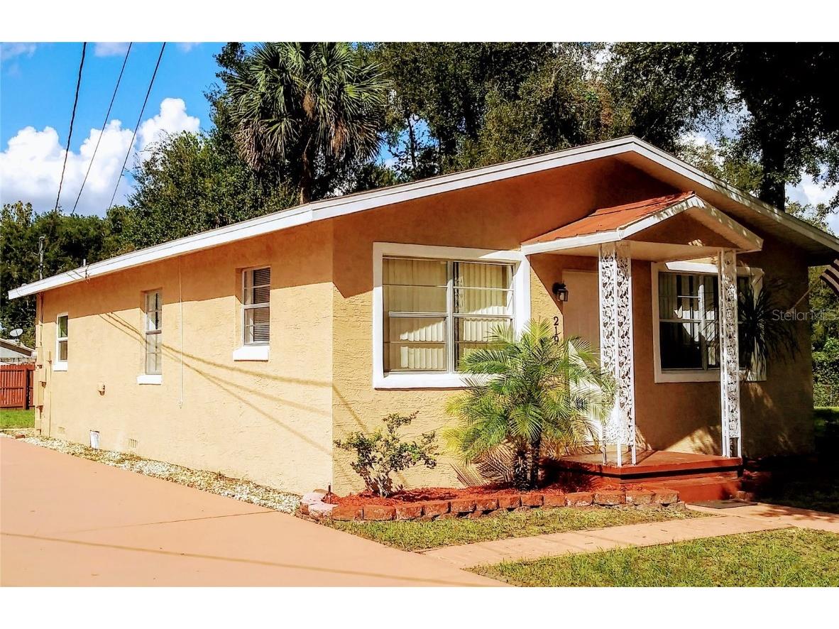 219 W Hubbard Avenue Deland FL 32720 V4936522 image1