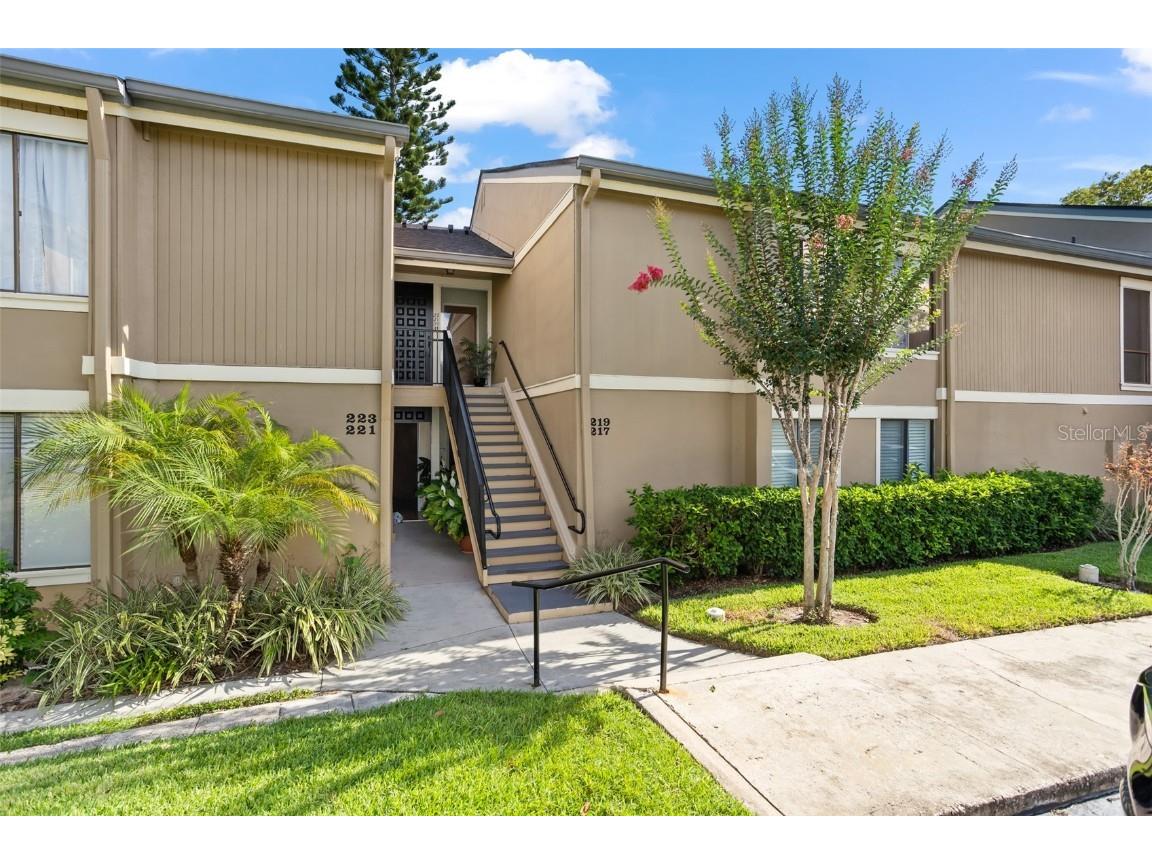 219 W Lake Faith Drive #220 Maitland FL 32751 - LAKE FAITH O6118479 image1