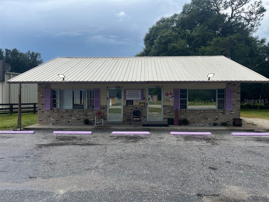 2190 N C 470 Lake Panasoffkee FL 33538 OM663962 image1